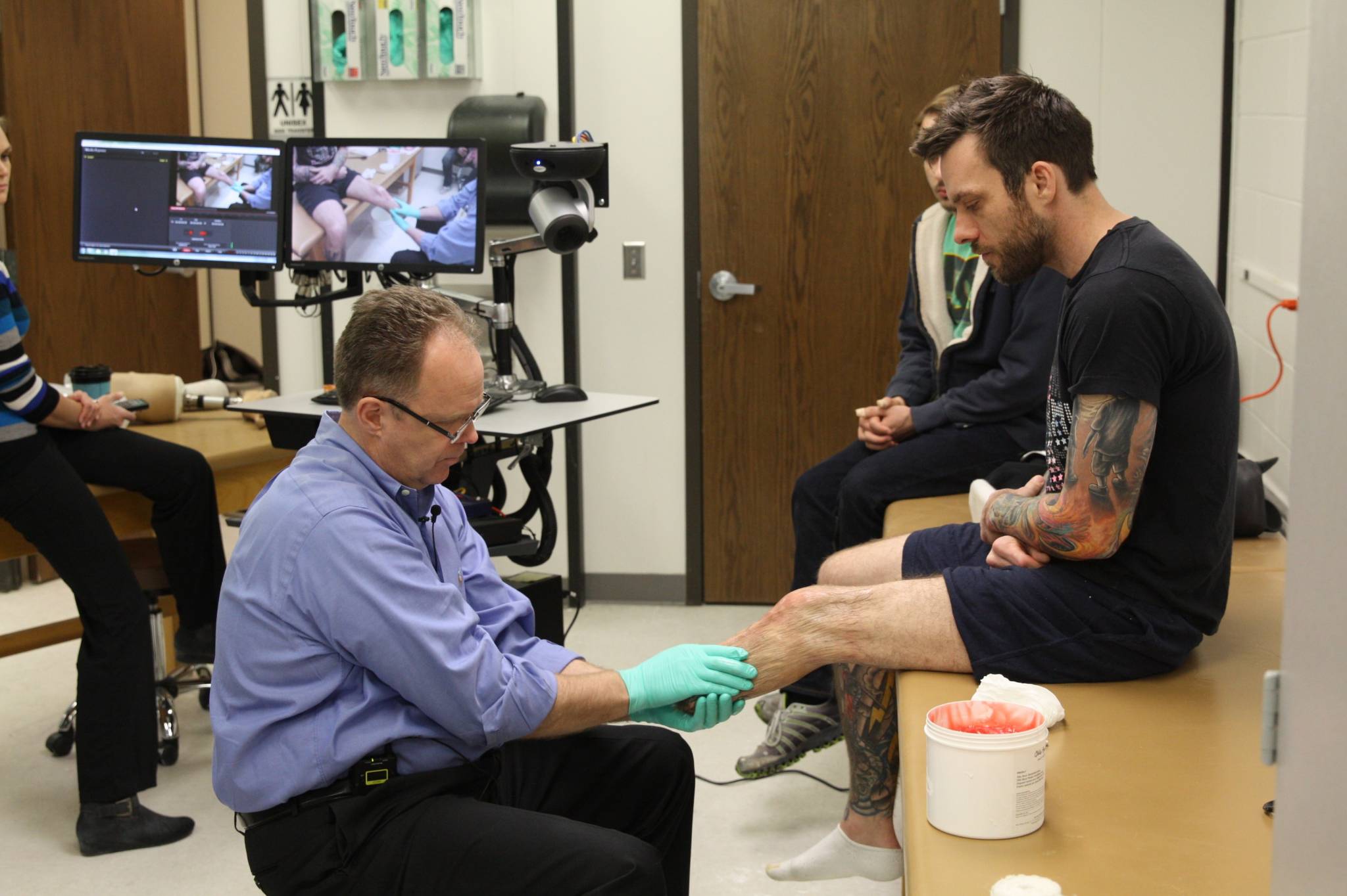 Century College Roger Wagner Recording System in Background
